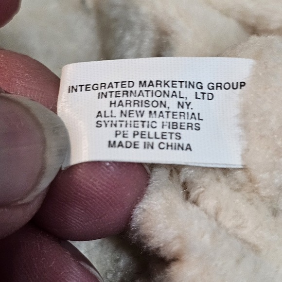 Snuggle Bean Bear - Born October 23, 1982 - Picture 11 of 12